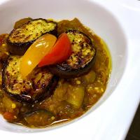 大量に余ったナスと茹でた豚軟骨のカレー