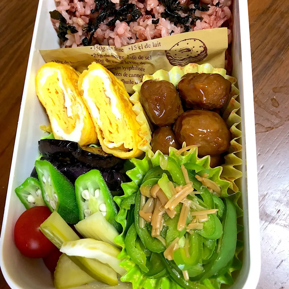 8.6☆旦那弁当
ミートボール
卵焼き
ナスとオクラの揚げ浸し
ピーマンのなめたけ和え
セロリの甘酢漬け|のん∞さん