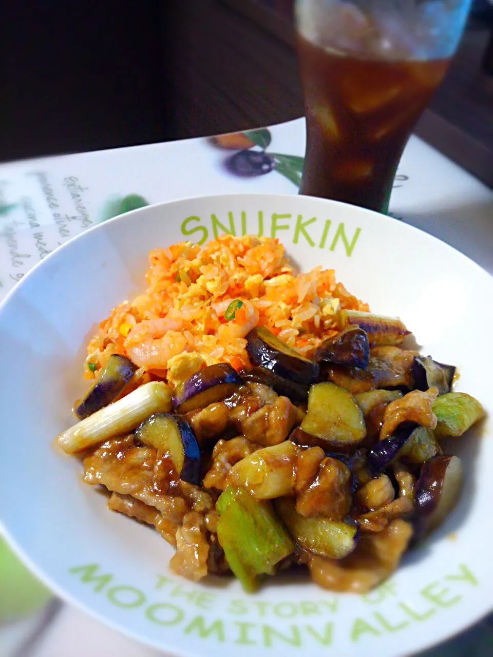 Snapdishの料理写真:#ニチレイで四川豆板醤えびピラフの
ナスと豚肉の蒲焼きのタレ風味 添え|みるくここあさん