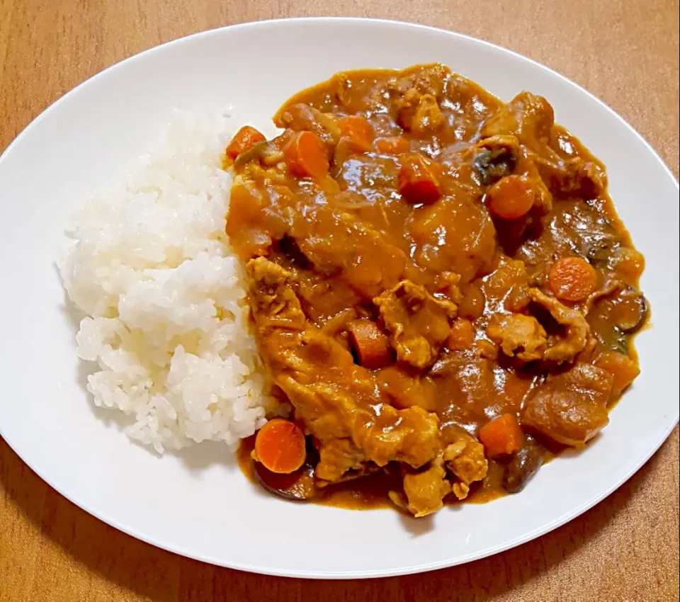 Snapdishの料理写真:ド根性スープに豚切り落とし肉を加えたカレー|ナナさん