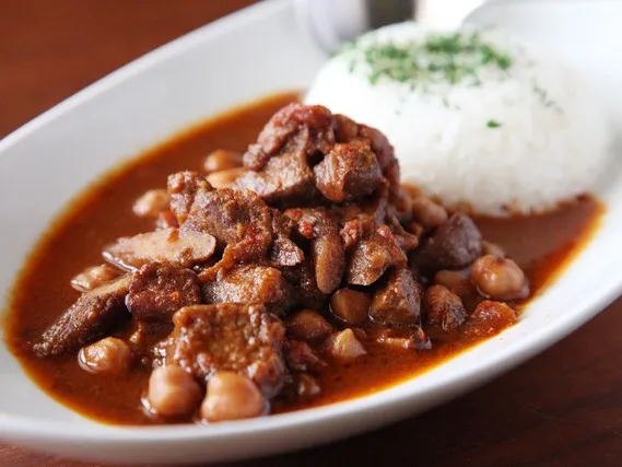 ひよこ豆と牛蒡、豚肉のスパイスカレー🍛|マユマユさん