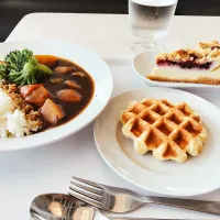 Snapdishの料理写真:カレー、チーズケーキ、ワッフル|もりたくさん