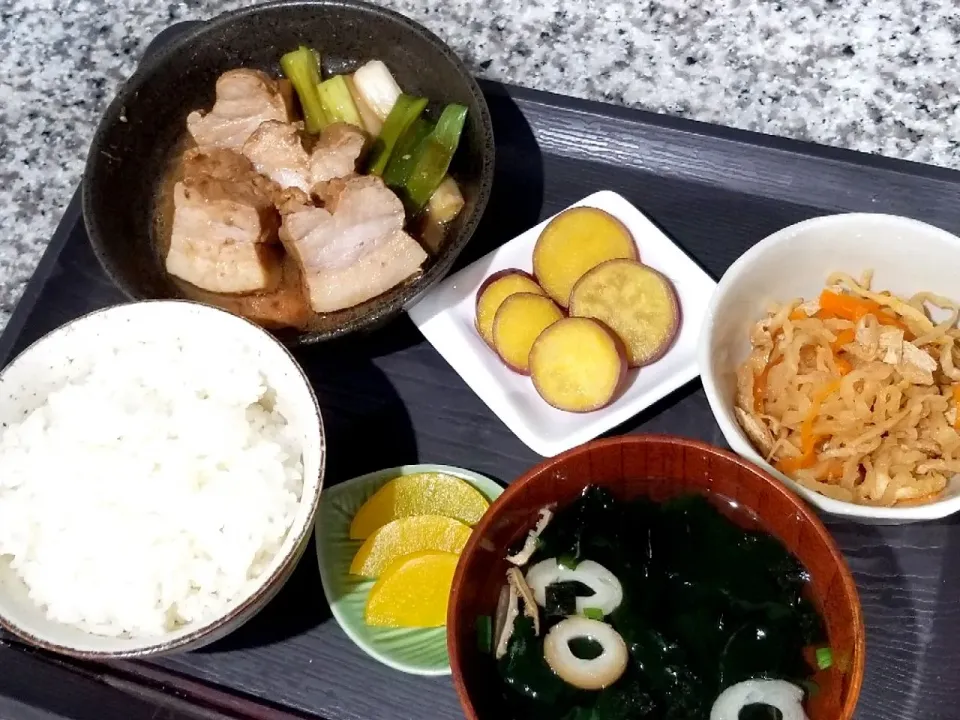 ・豚の角煮
・薩摩芋のレモンシロップ煮
・切り干し大根煮
・わかめスープ
・つけもの|あぁちゃんさん