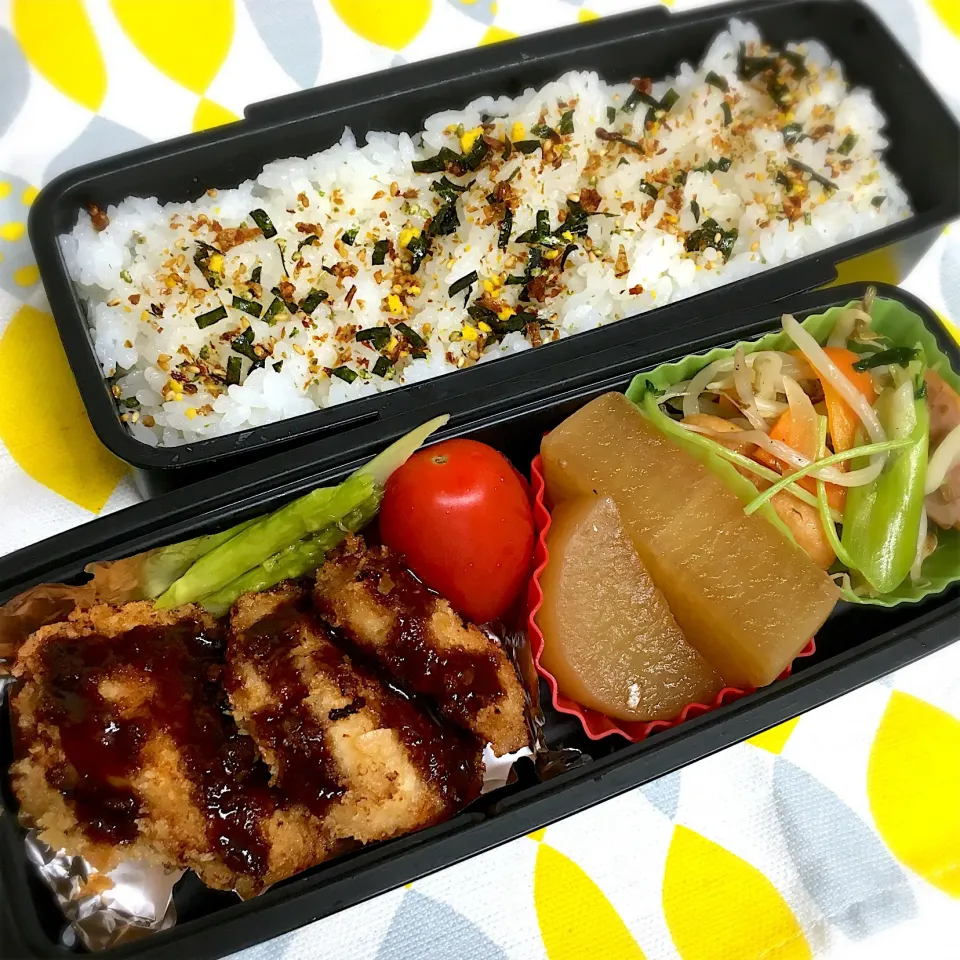 👨🏻父ちゃん弁当
チキンカツ
大根とイワシ缶の煮物
野菜炒め|まいまいさん