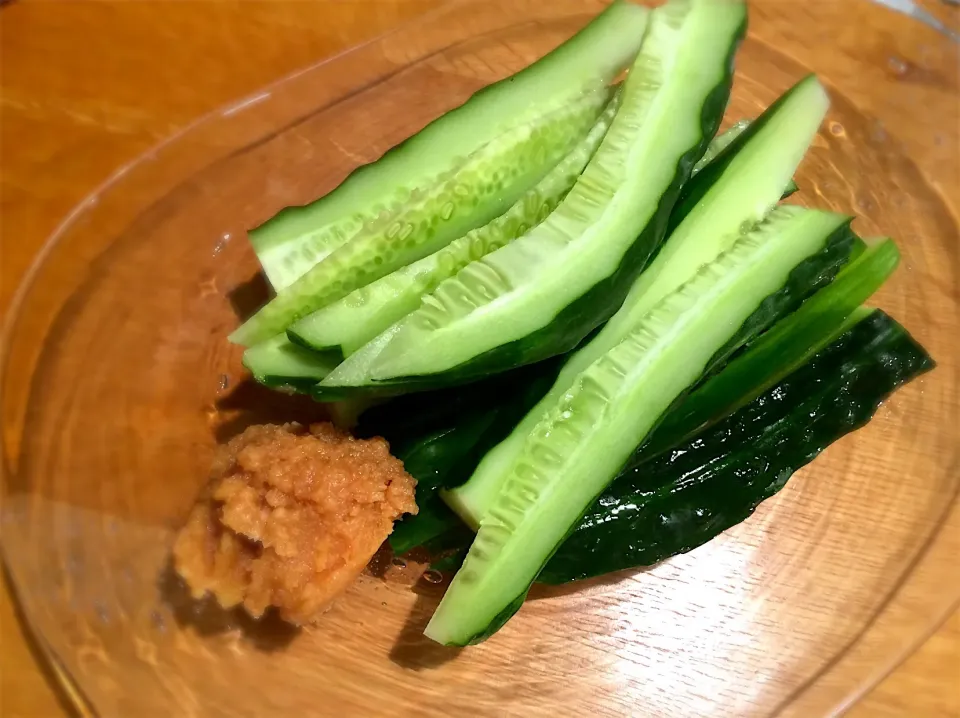 Snapdishの料理写真:今季初収穫の庭クロサンゴ🥒|doc3387さん