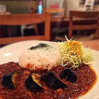 Snapdishの料理写真:揚げナスいりキーマカレー🇵🇰|yo-chiさん