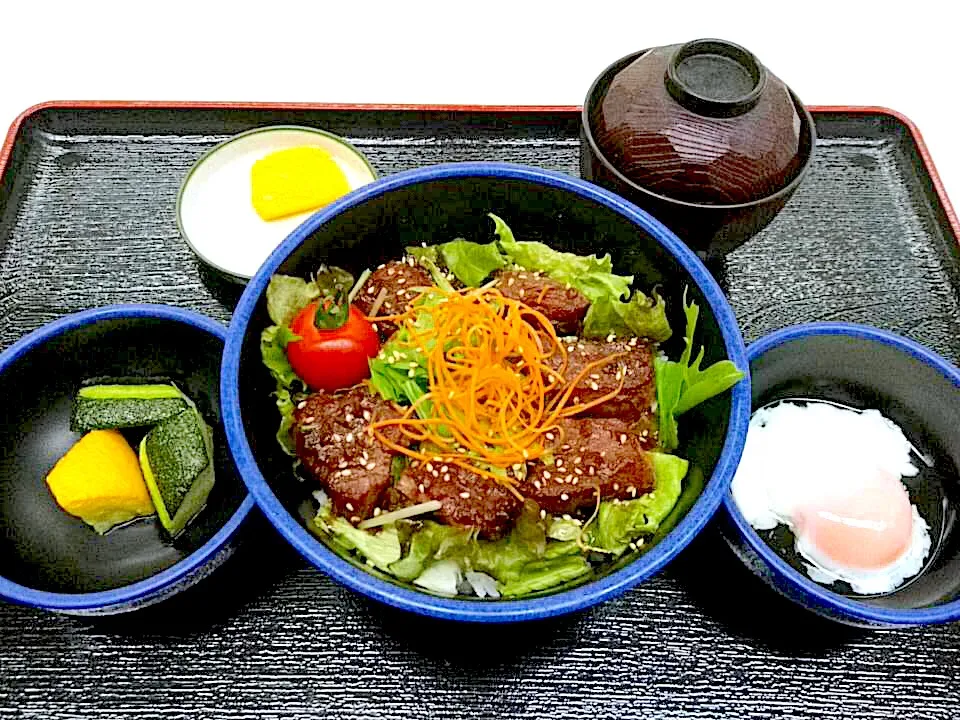 牛カットステーキ丼セット|nyama1さん