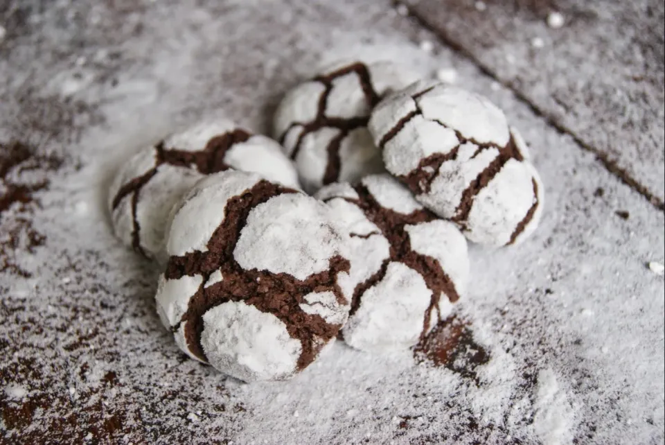 Chocolate Crackle Cookies|Carolineさん