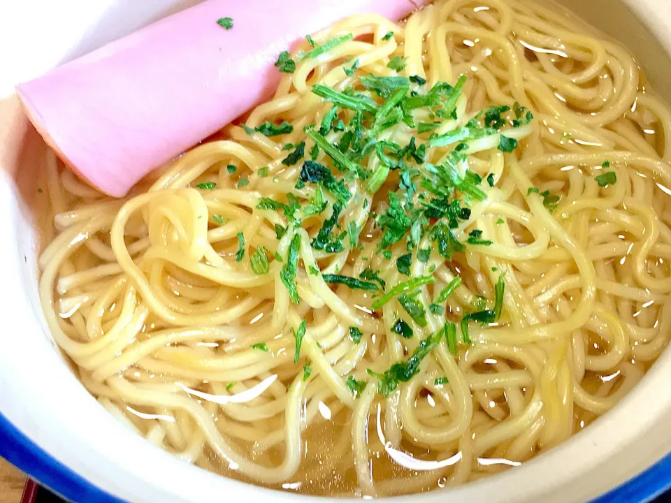 白トリュフオイルがけ
トリュフらぁめん🍜|yumyum😋さん