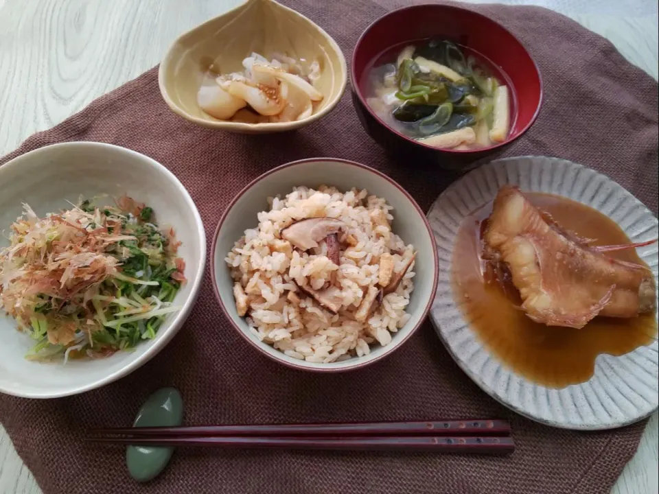 松茸ごはんのある夕食風景|真希さん