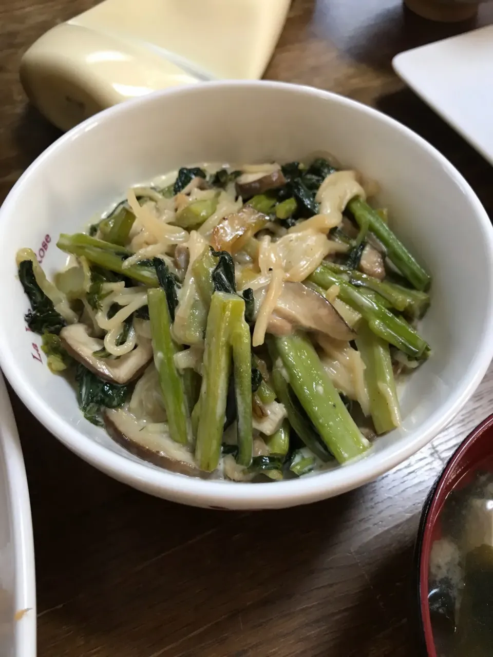 つるむらさき・椎茸のポン酢マヨうどん|ちびろ菌さん