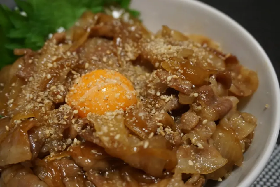 Snapdishの料理写真:豚こまこってり丼|こたろーさん