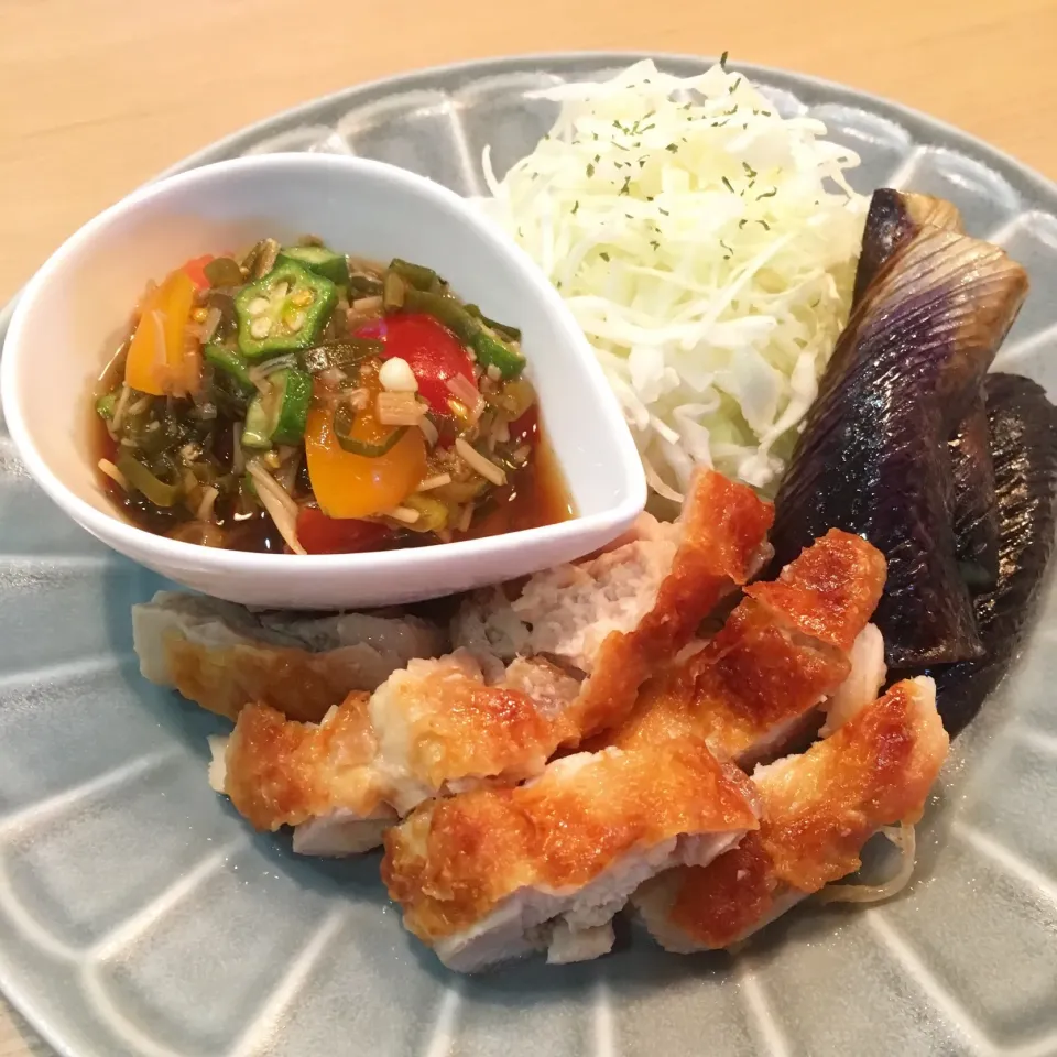 Snapdishの料理写真:皮パリチキンと焼きナスの夏野菜ポン酢ダレ|料理研究一家「古川家」さん