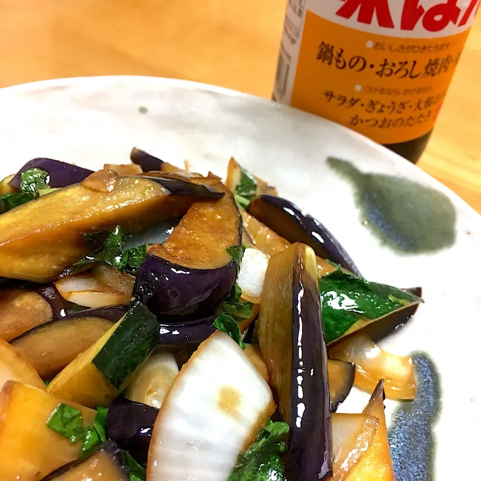 Snapdishの料理写真:#夏野菜 の #味ぽん 炒め
2018.8.8
#ナス
#タマネギ
#ズッキーニ
#大葉|Yu Yu mamaさん