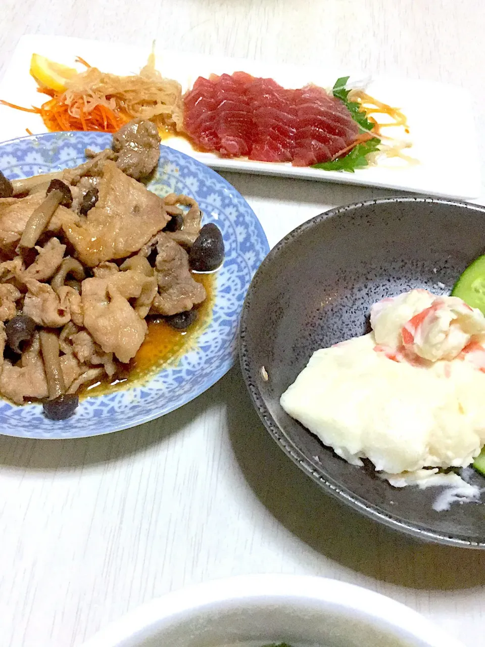 あるもので晩御飯〜ポテトサラダ、お造り、豚コマの焼肉|Ayaさん