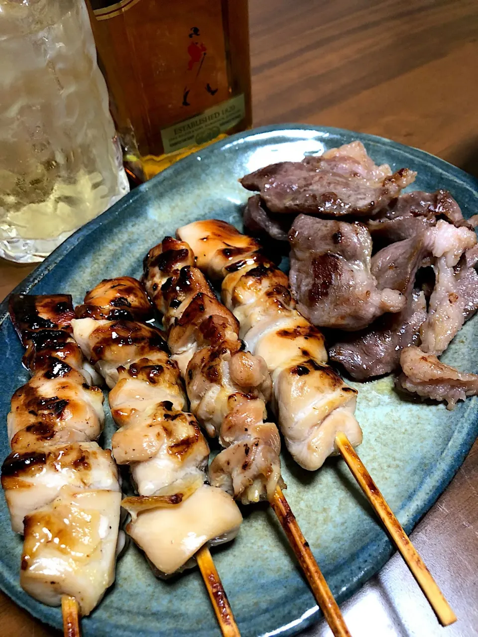 Snapdishの料理写真:焼き鳥とカシラ🍺|ラックさん