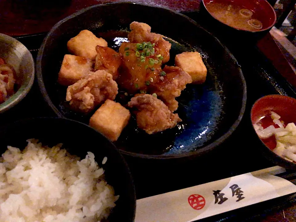 【日替】鶏と豆腐の揚げおろし煮を頂きました。|momongatomoさん