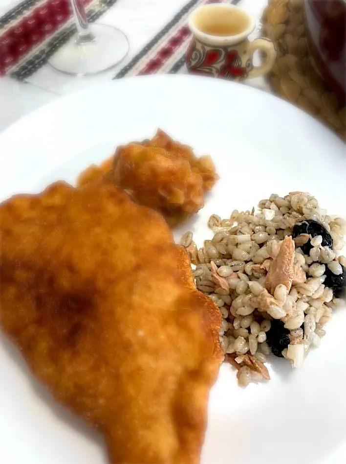 Snapdishの料理写真:Salată de arpacaş cu ton şi măsline🇷🇴|aястасияさん