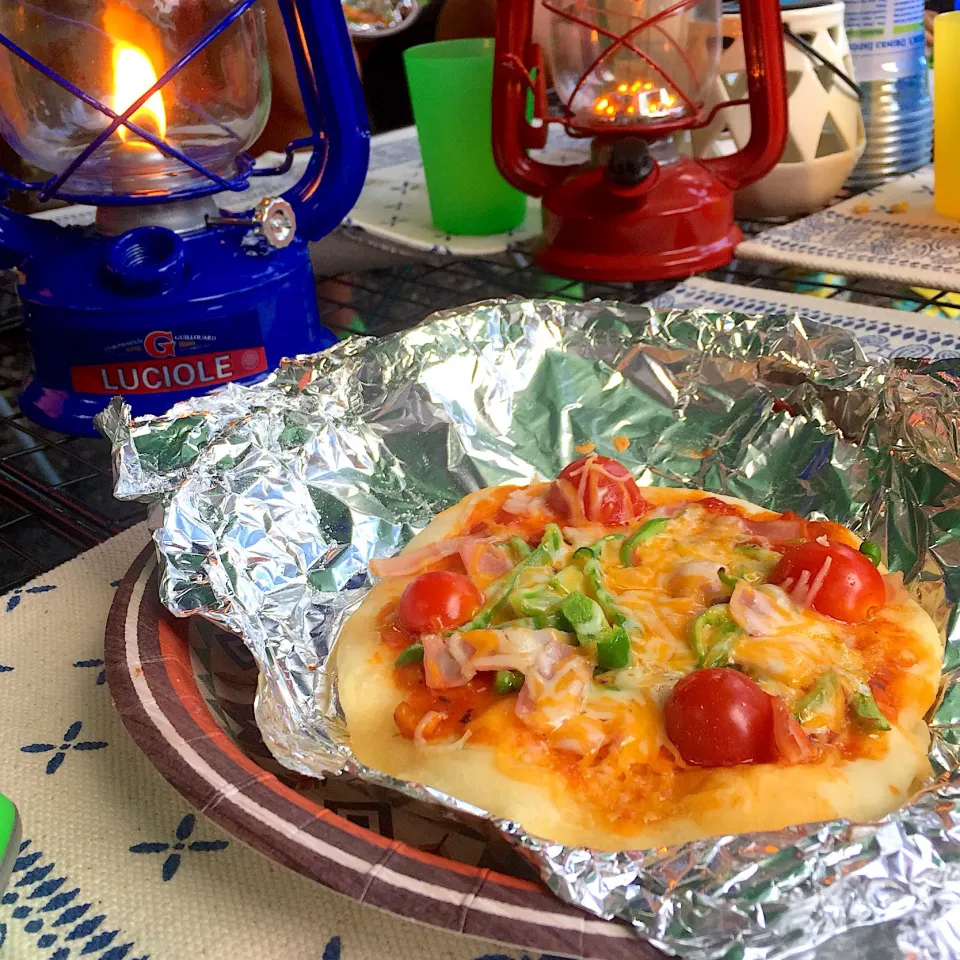 キャンプで手作りピザ🍕|さくちんさん