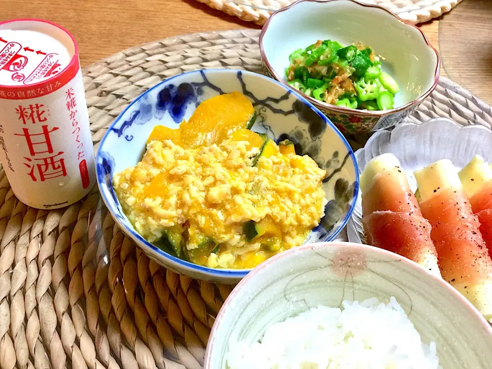 マルコメキッチン糀甘酒で作るカボチャのそぼろあんかけと水ナスのチーズ生ハム巻きオリーブオイルと粗挽き胡椒がけ、オクラのおかか和え|あつこさん