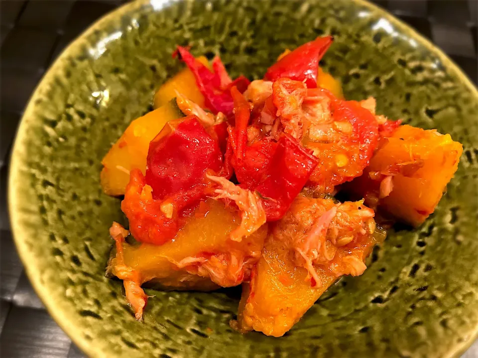 山本真希さんの料理 🎃かぼちゃとトマトの甘煮🍅|mashaさん