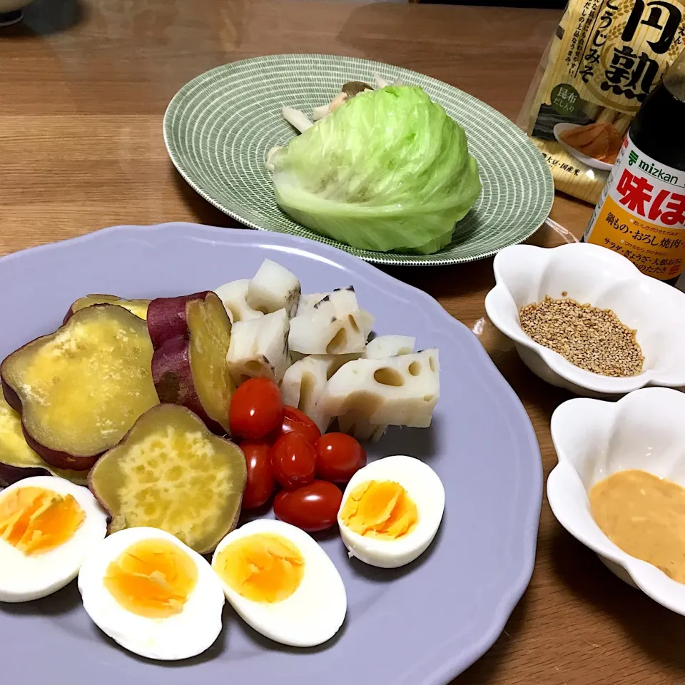 蒸し野菜🍠ポン酢と味噌マヨドレッシング|あきころさん