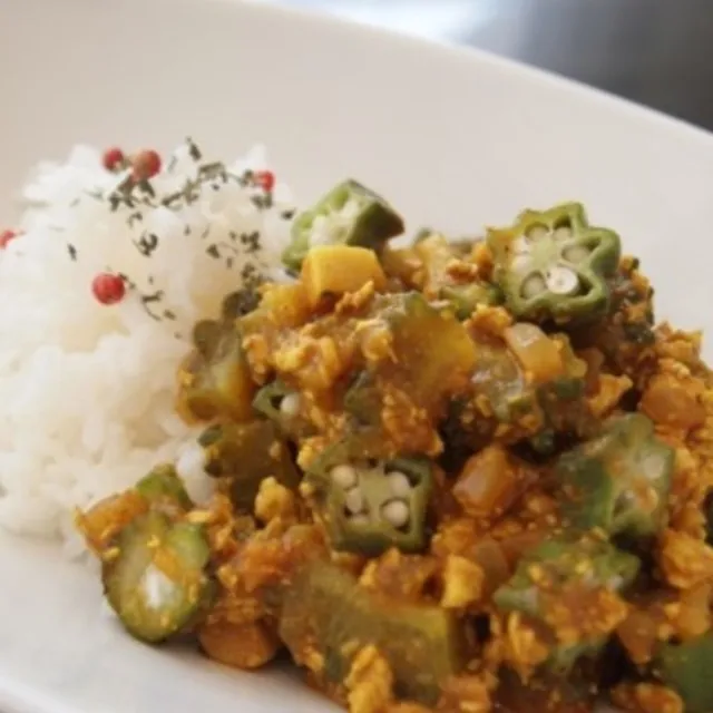 清水えりさんのゴーヤとオクラのベジカレー #レシピブログ #RecipeBlog|レシピブログさん