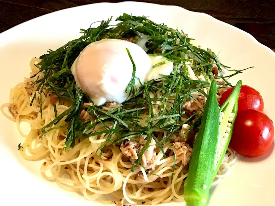 ツナの梅しそ味カッペリーニ                                                 #温玉添えて                                                   #麺好き男のランチ|mottoさん