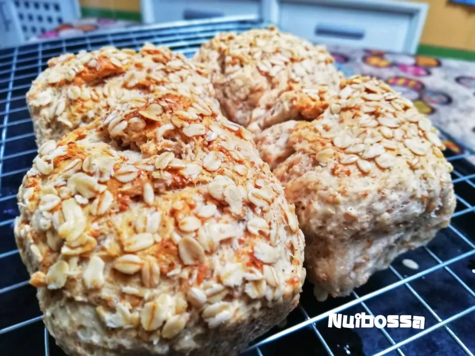 "Whole Wheat Bread"🍞🍞|nuibossa fb.Nui Bossaさん