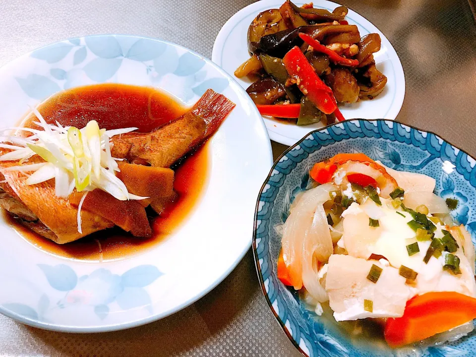 Snapdishの料理写真:🍀ミィーナ🍀
赤魚の煮付け🐟 
高野豆腐の巣篭もり🥚
麻婆茄子🍆|🍀ミィーナ🍀さん