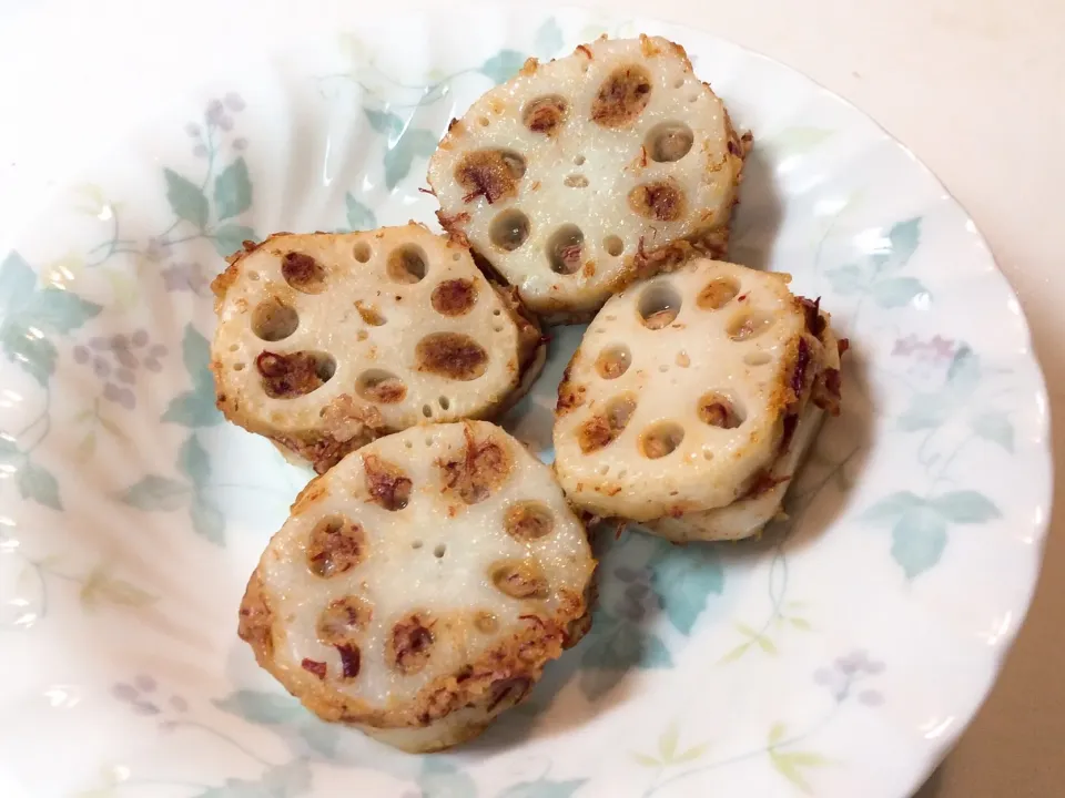 蓮根コンビーフの挟み焼き😋|アライさんさん