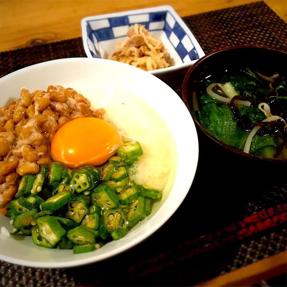 Snapdishの料理写真:ネバネバ丼／切り干し大根とツナの和え物／もずくとレタスのスープ|ゆうこさん