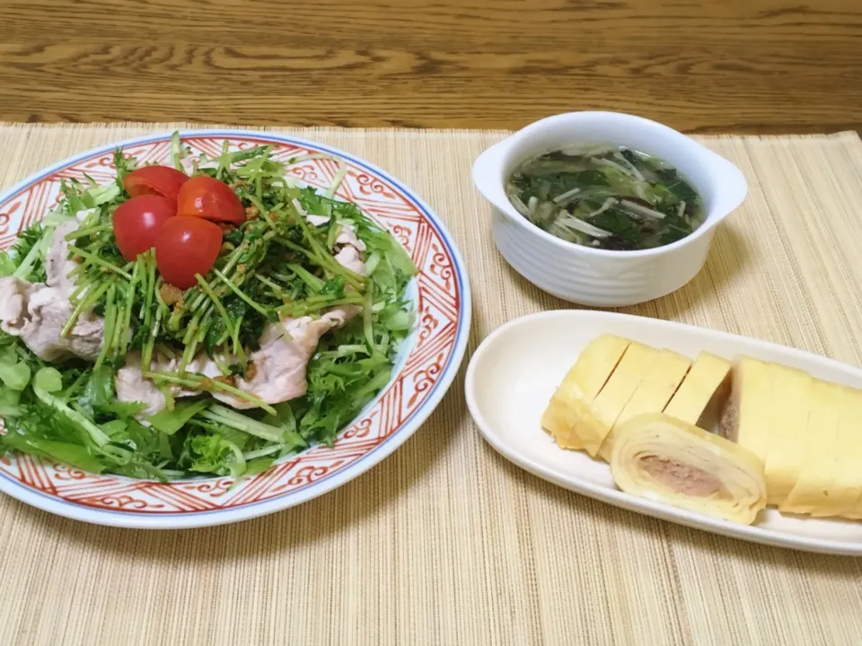 豚の冷しゃぶと豆苗の胡麻サラダ・えのきと春雨の中華スープ・明太子卵焼き|美也子さん