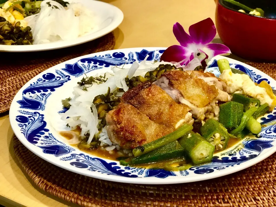 カリカリチキンとグリーン野菜のインドカレー|ゆぅさん