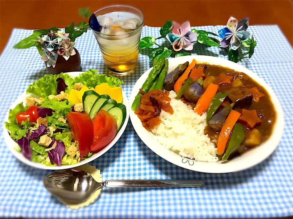 夏野菜の辛口ビーフカレー🍛🤗|バシュランさん