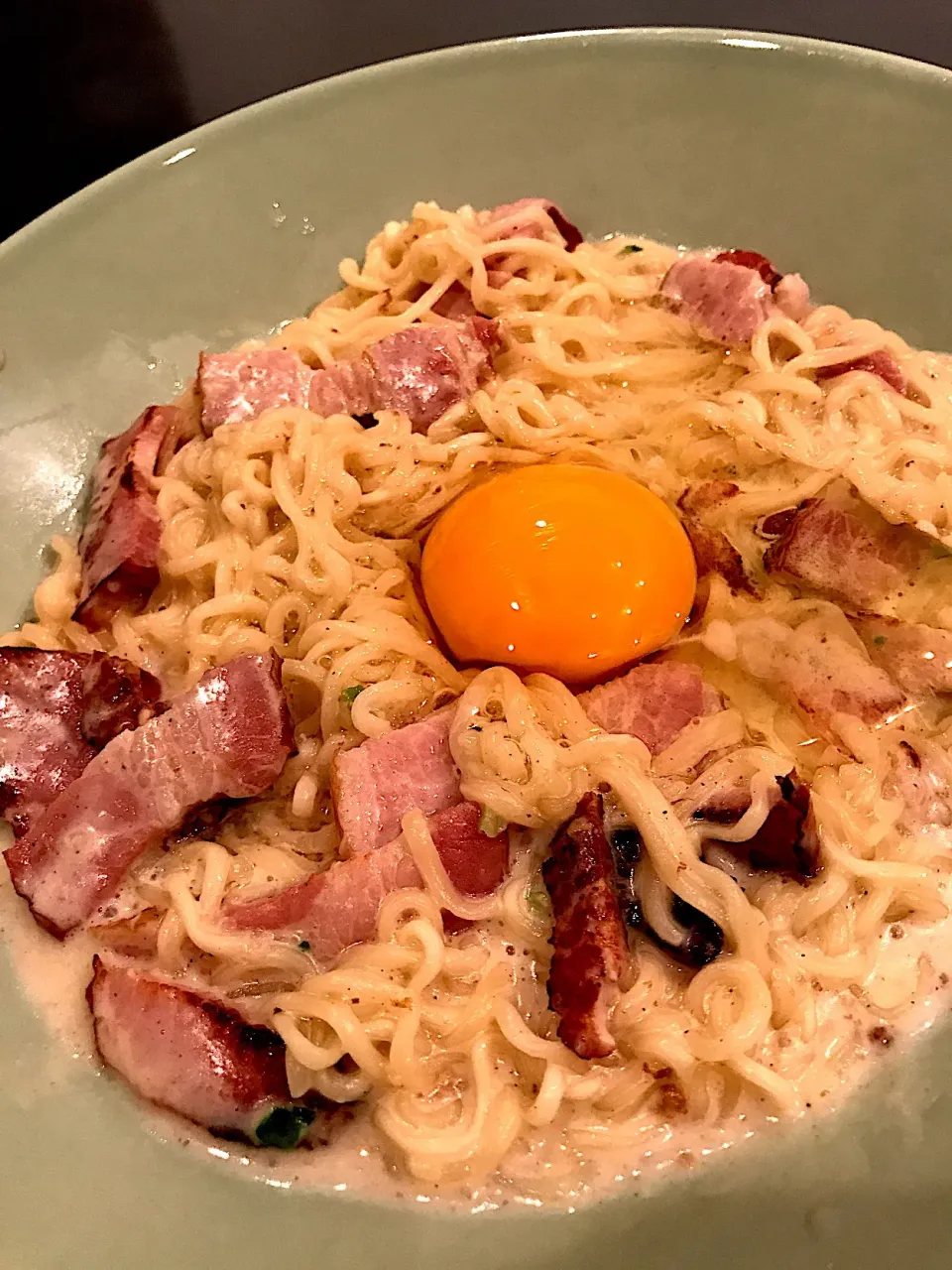 サッポロ一番塩ラーメンでカルボナーラを作ってみたよ〜！|Tomyさん