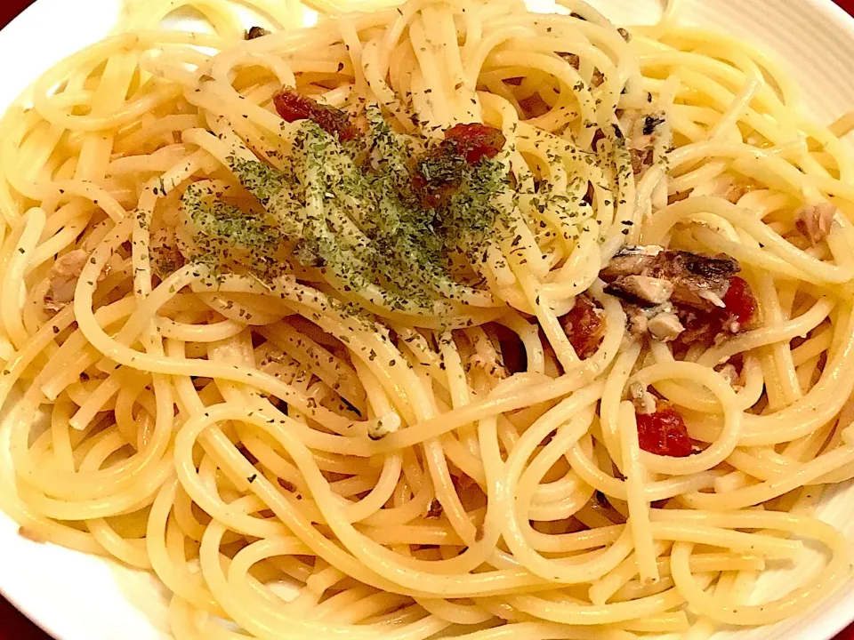 Snapdishの料理写真:ドライトマトとアンチョビのパスタ|woppyさん