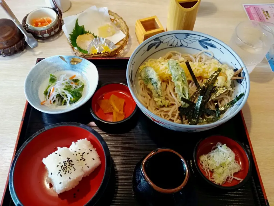 |おうちご飯と外食の記録^^さん