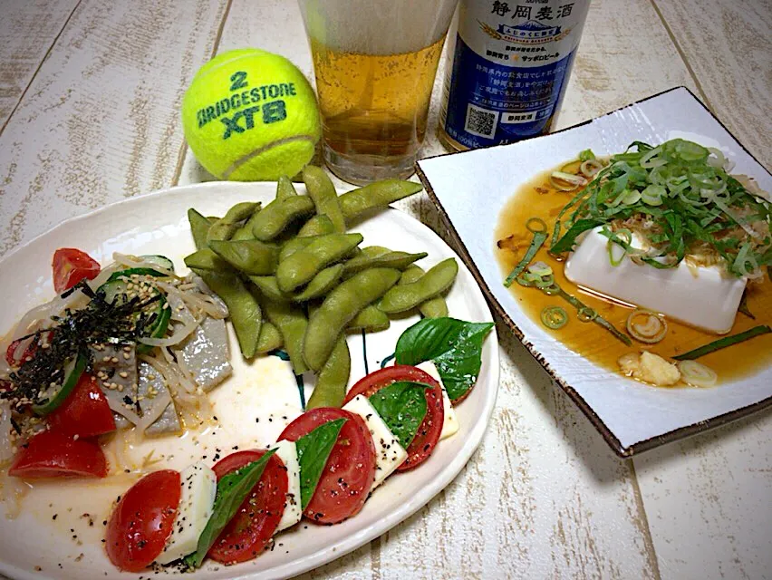 今日の男飯(｡-_-｡)テニス後の栄養補給バージョン！朝採り枝豆&中華風サラダ&トマトのカプレーゼ&大葉冷奴with麺つゆ🎶|ひーちゃんさん