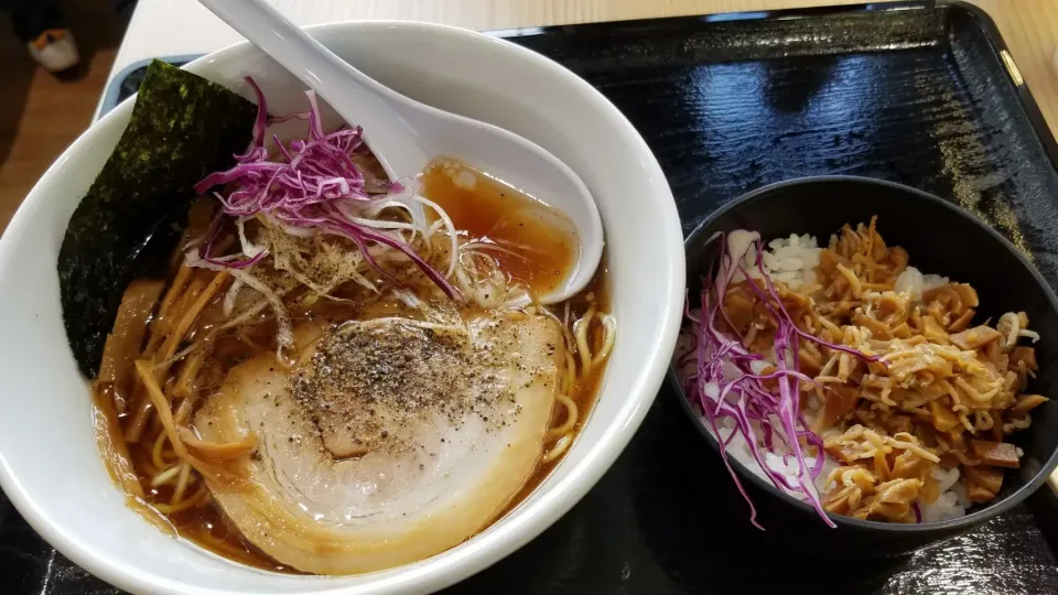 牧之原SAの麺屋燕の元祖燕ラーメン🍜と
しらすメンマ丼|Morito Kamiyaさん