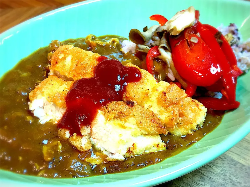 チキンカツのっけポークカレー🍛|ちまさん