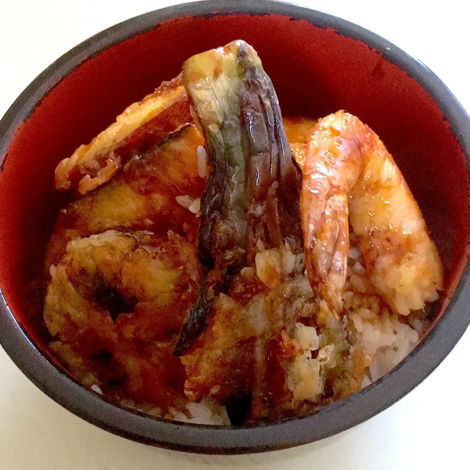 前日の天ぷらdeカンタン天丼🍤  
#天ぷらリメイク  #天丼  #タレも手作り|Shirokoさん