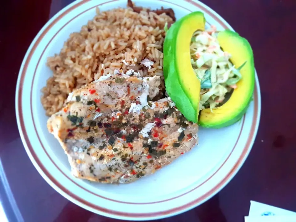 Conch in Rice with Baked Italian Chicken Breast Coleslaw and Sweet Avocado.|Juan Simmsさん