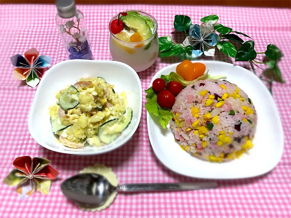 コリンキー入り焼飯とポテトサラダ)^o^(🥗|バシュランさん