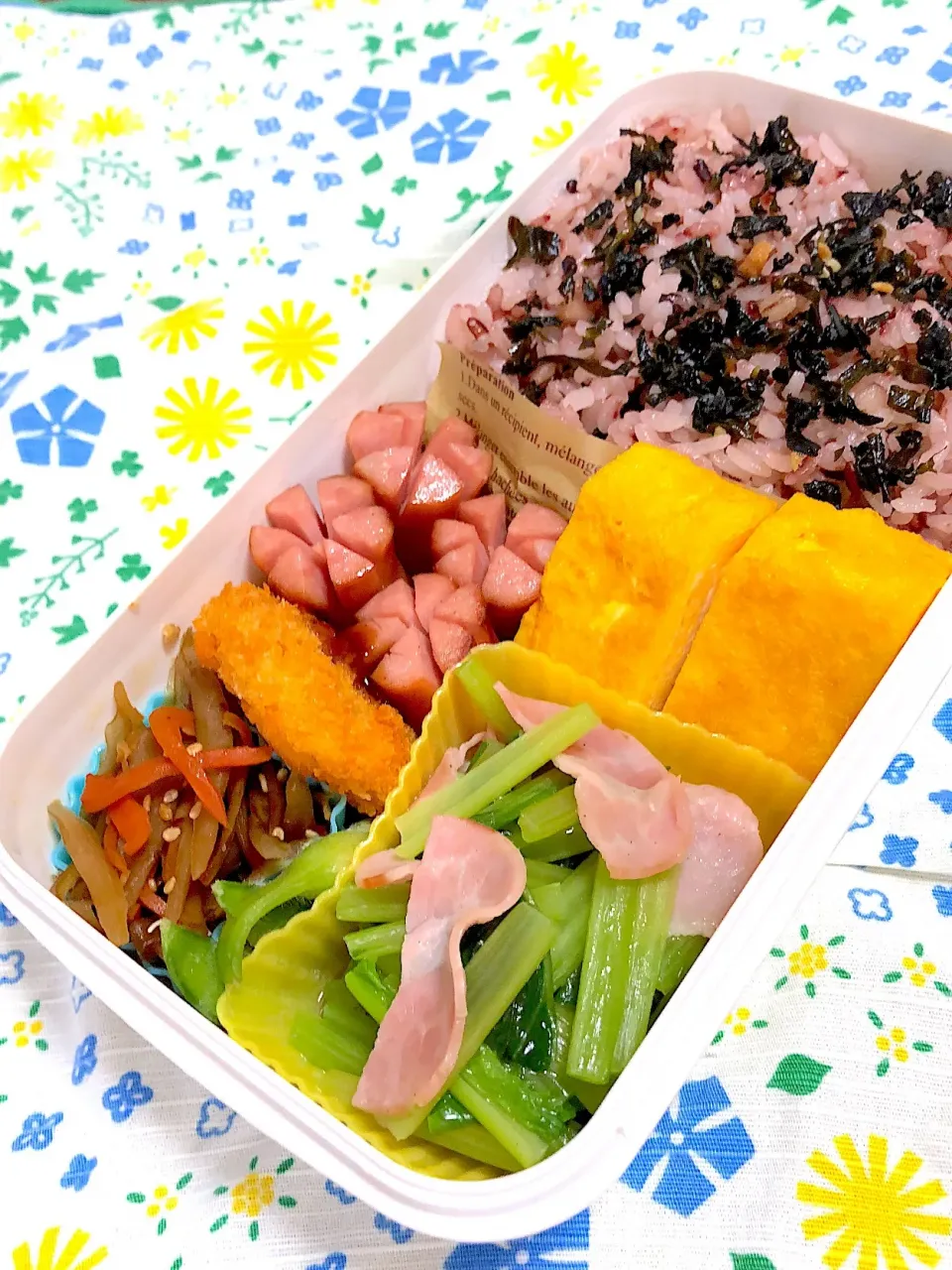 8.14☆旦那弁当
卵焼き
ウィンナー
小松菜とベーコンの炒め物
トンカツ(冷凍食品)
きんぴらごぼう
枝豆|のん∞さん