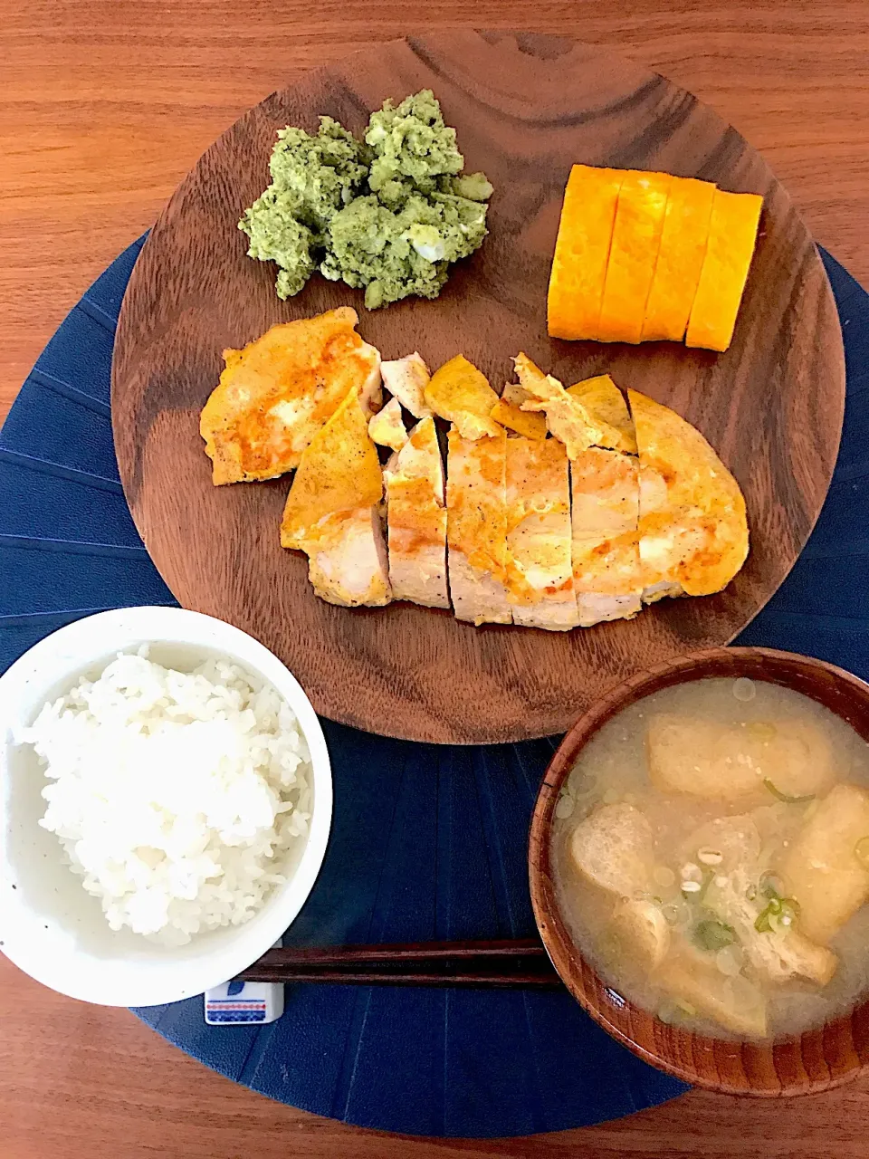 Snapdishの料理写真:2018,08,14 相方さんのブランチ
#鶏胸肉のピカタ
#出汁巻
#ポテトサラダ
#お揚げさんのお味噌汁|ATSUMIさん