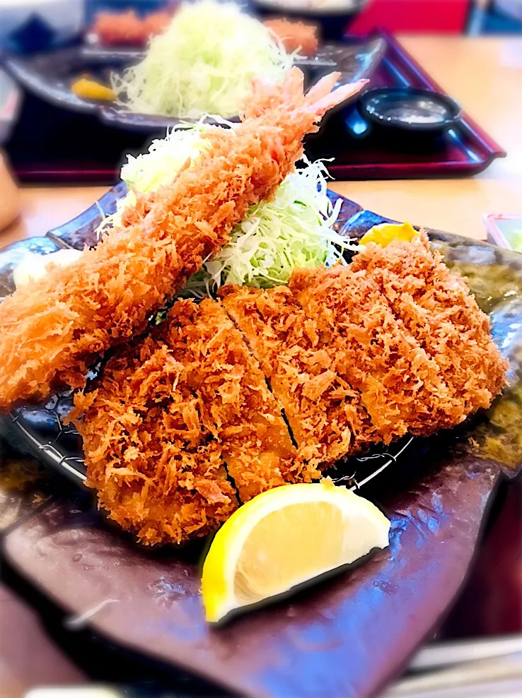 かつ庄にて。特選海老ヒレカツ定食😍|ちはるさん