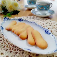 Snapdishの料理写真:卵白消費に、ラングドシャ😋💓