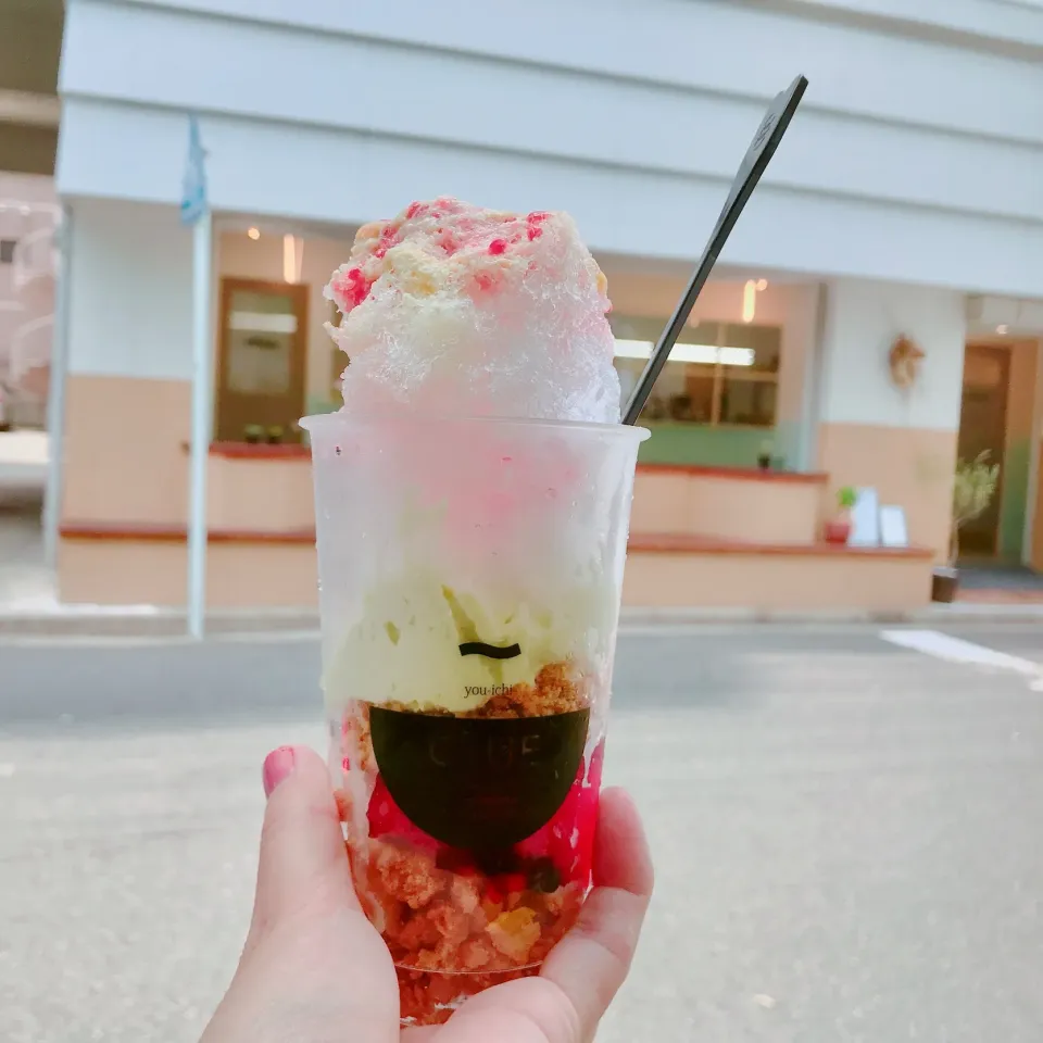 Layered  shaved   ice
ラズベリーとピスタチオ|ちゃみこさん