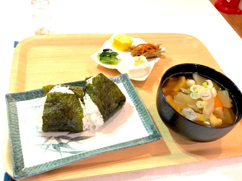 #たまランチ#けんちん汁 #おにぎり #おばんざい|makoさん